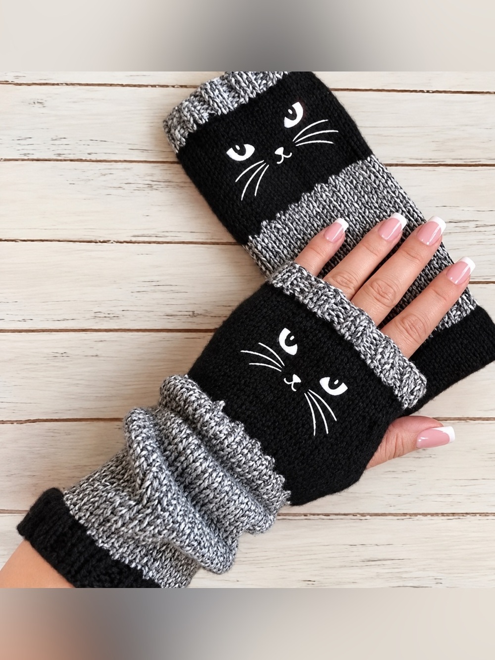 Black & Gray Cat Face Fingerless Gloves - Cozy Pet-Themed Knit NWOT